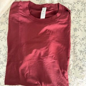 lululemon athletica Short Sleeve Tee in Burgundy NEW with Tags
